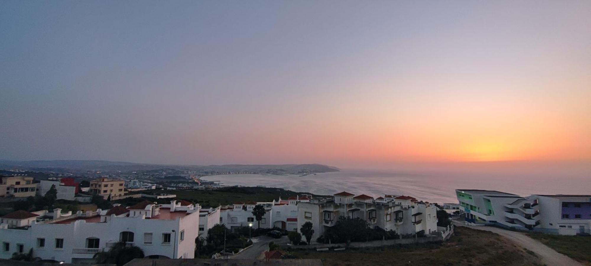 Magnifique Appartement De Standing A Tanger Avec Vue Sur Mer Et Acces Piscine Luaran gambar