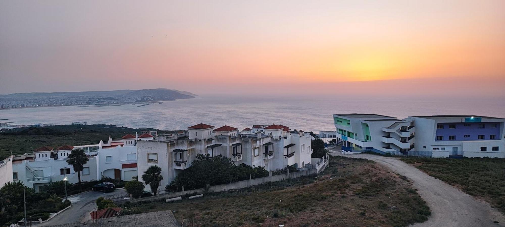 Magnifique Appartement De Standing A Tanger Avec Vue Sur Mer Et Acces Piscine Luaran gambar